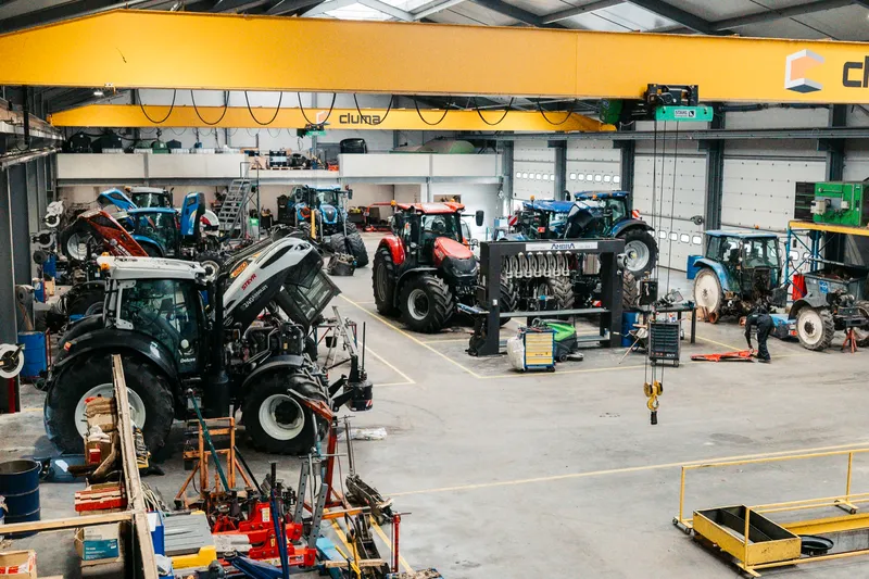 De Westtrac werkplaats waar onze techniekers aan landbouwmachines werken