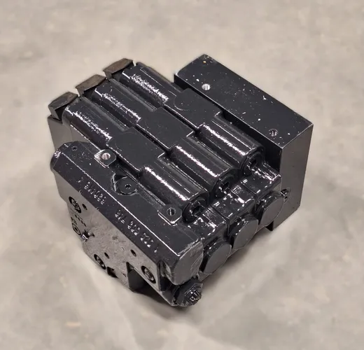 47433961 Control valve